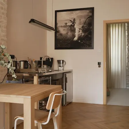 Loft In Historic Factory Building Rum i privatbostad *