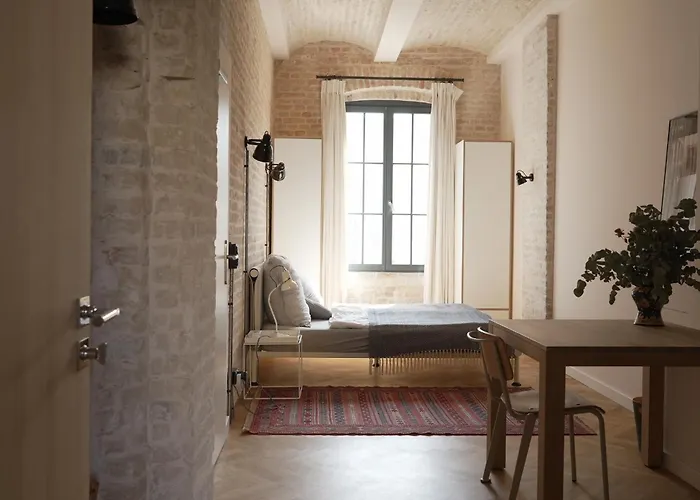 Loft In Historic Factory Building 베를린